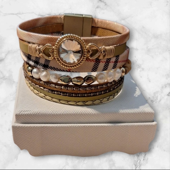 ❗️5/$25❗️Gold and Tan Multi-Layer Bracelet Set - Picture 1 of 2